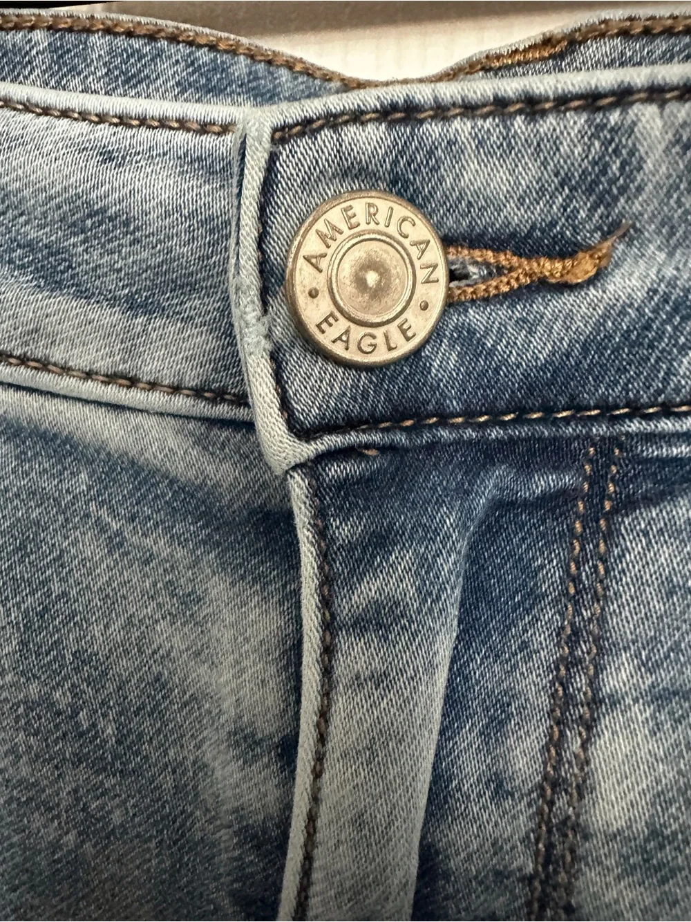 American Eagle Outfitters Light Wash Skinny Jeans